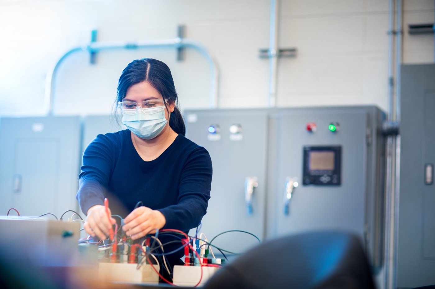 In-Person Lab Tours: Electrical Engineering Technology - NAIT